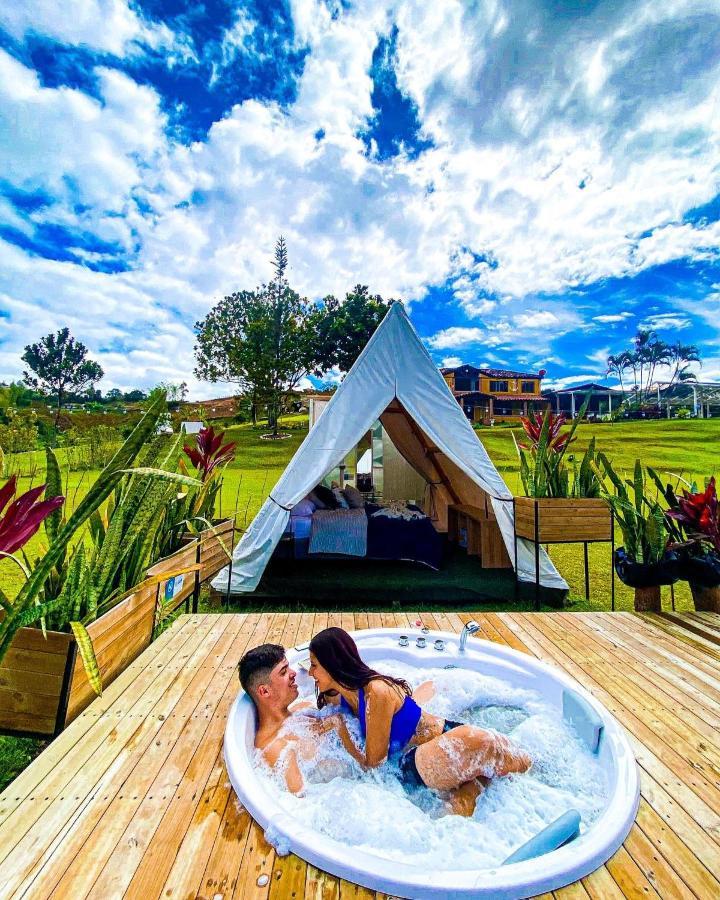 Aw Guatape Glamping Resort Exteriör bild
