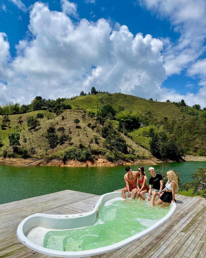 Aw Guatape Glamping Resort Exteriör bild